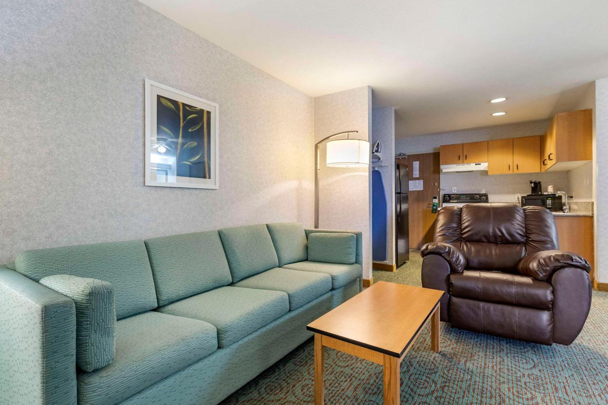 Quality Inn & Suites Denver Airport - Gateway Park Aurora Exteriör bild