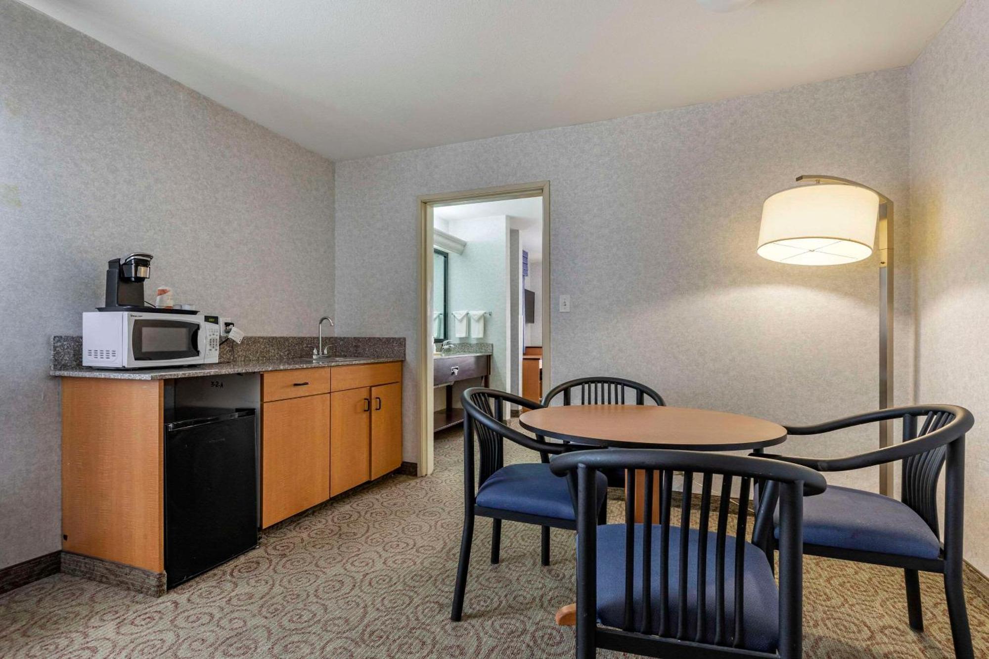 Quality Inn & Suites Denver Airport - Gateway Park Aurora Exteriör bild