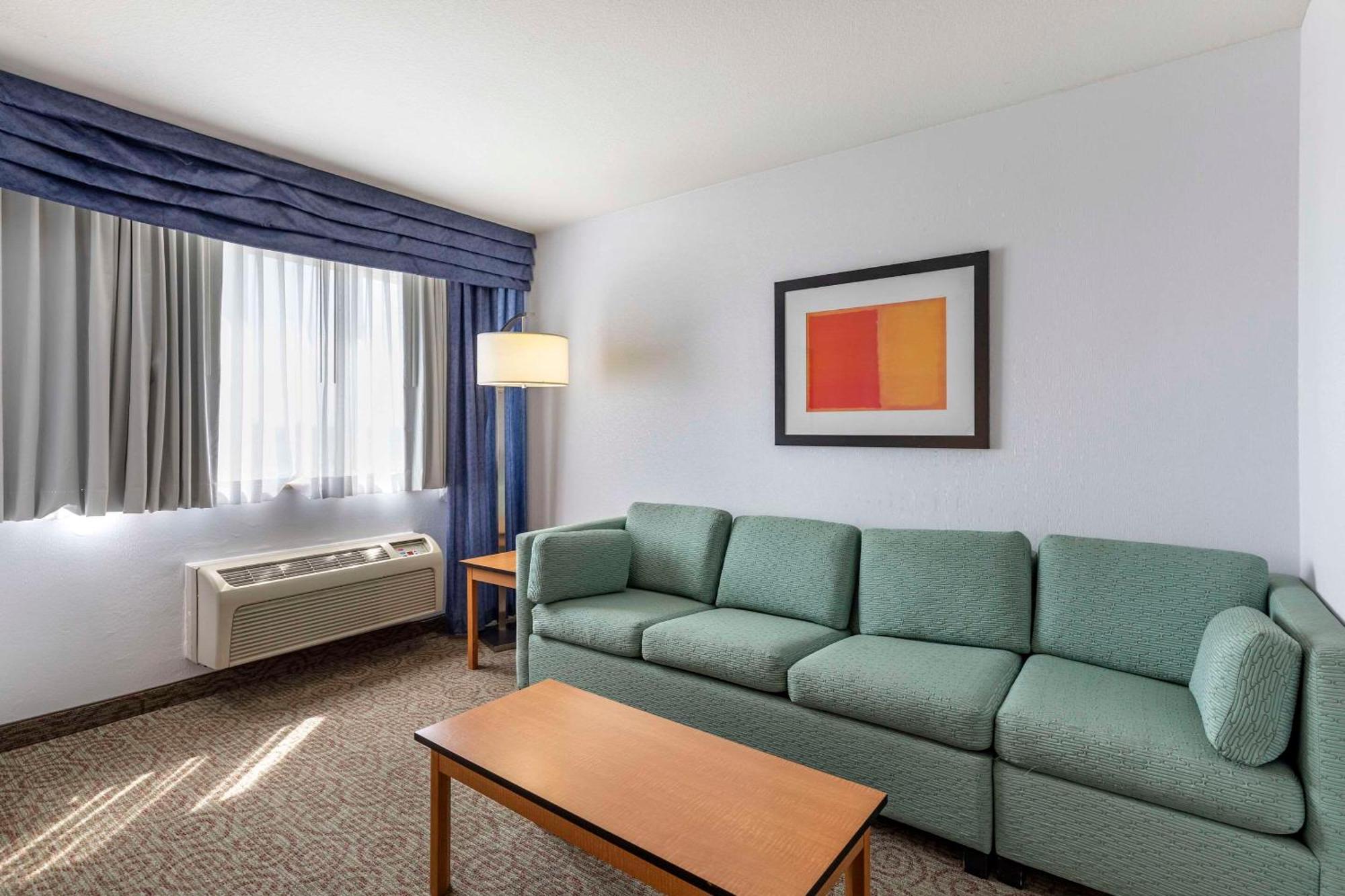 Quality Inn & Suites Denver Airport - Gateway Park Aurora Exteriör bild